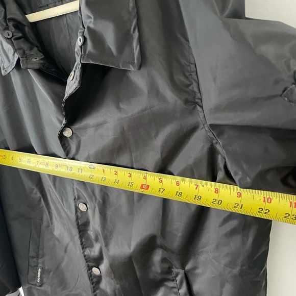 Members Only, Medium, satin sheen windbreaker type collared black jacket unisex - Picture 6 of 9